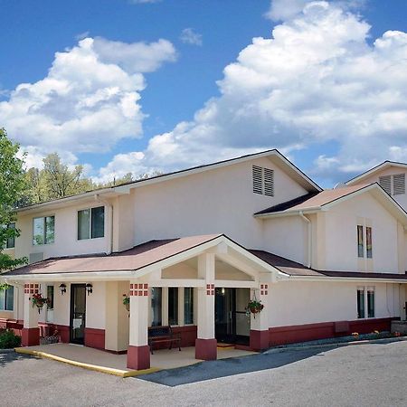 Super 8 By Wyndham Newburgh/West Point Stewart Intl Airport Motel Ngoại thất bức ảnh