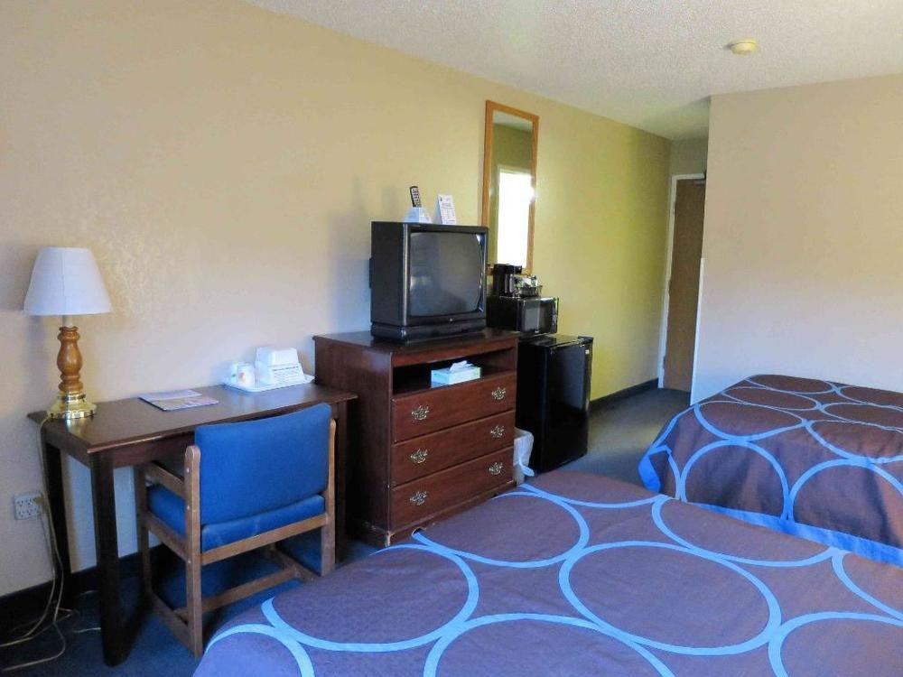 Super 8 By Wyndham Newburgh/West Point Stewart Intl Airport Motel Ngoại thất bức ảnh