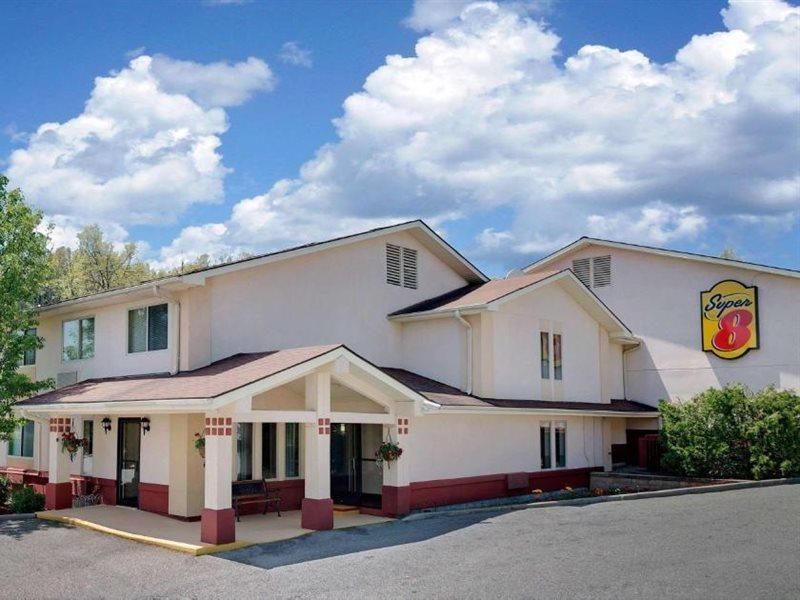 Super 8 By Wyndham Newburgh/West Point Stewart Intl Airport Motel Ngoại thất bức ảnh