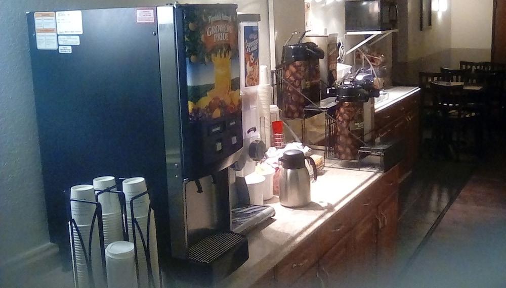 Super 8 By Wyndham Newburgh/West Point Stewart Intl Airport Motel Ngoại thất bức ảnh