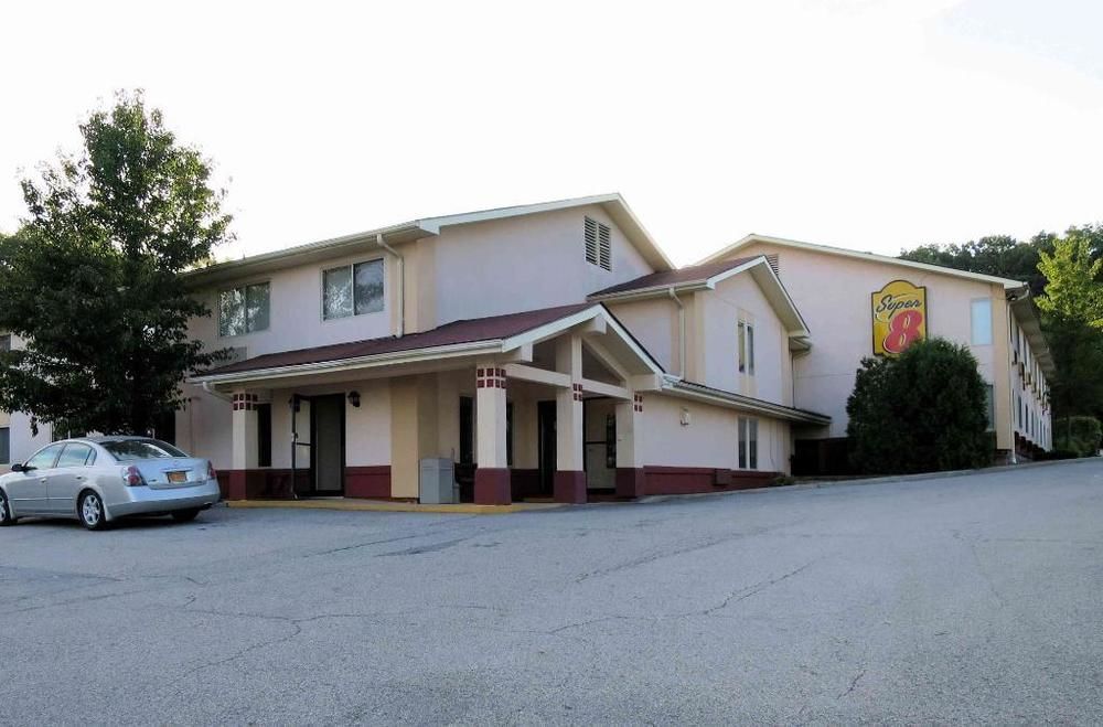 Super 8 By Wyndham Newburgh/West Point Stewart Intl Airport Motel Ngoại thất bức ảnh
